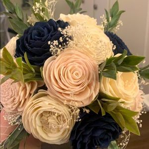 Sola Wood Floral Bouquet